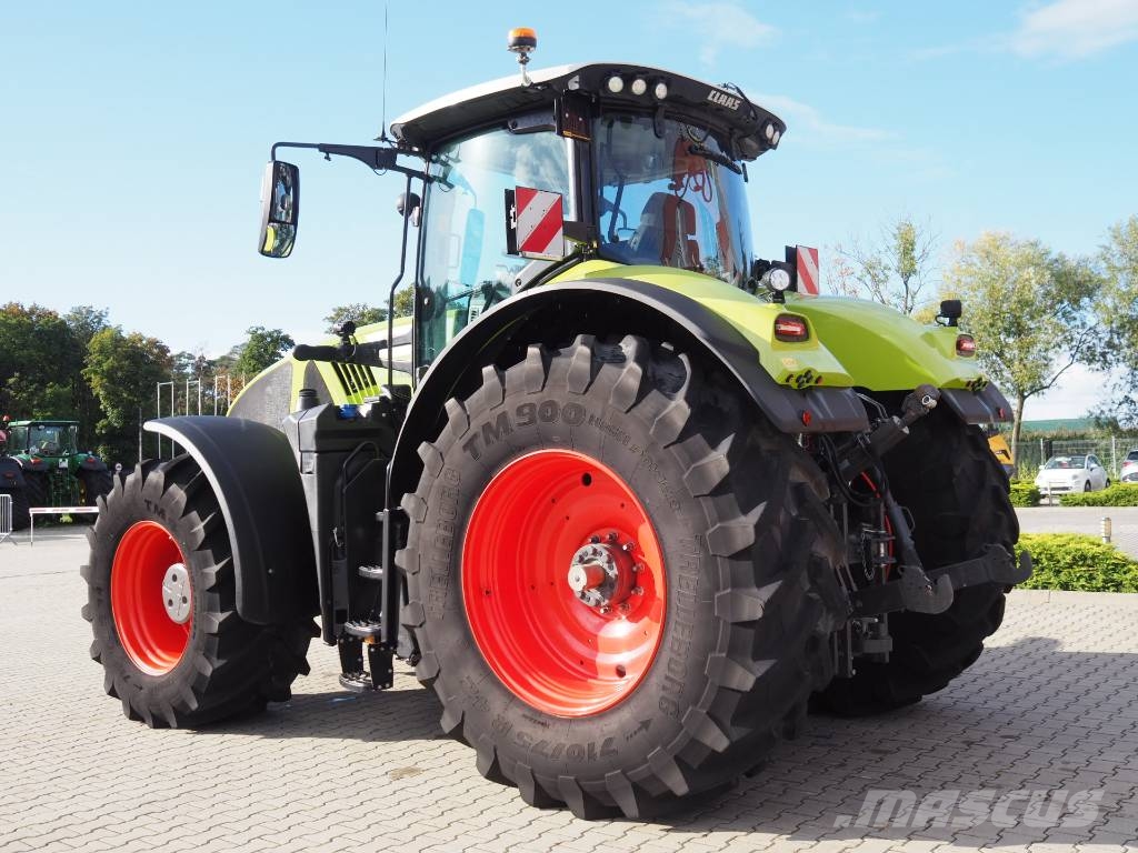 CLAAS Axion 930 CMATIC PTO GPS Traktori