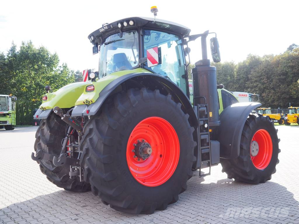CLAAS Axion 930 CMATIC PTO GPS Traktori