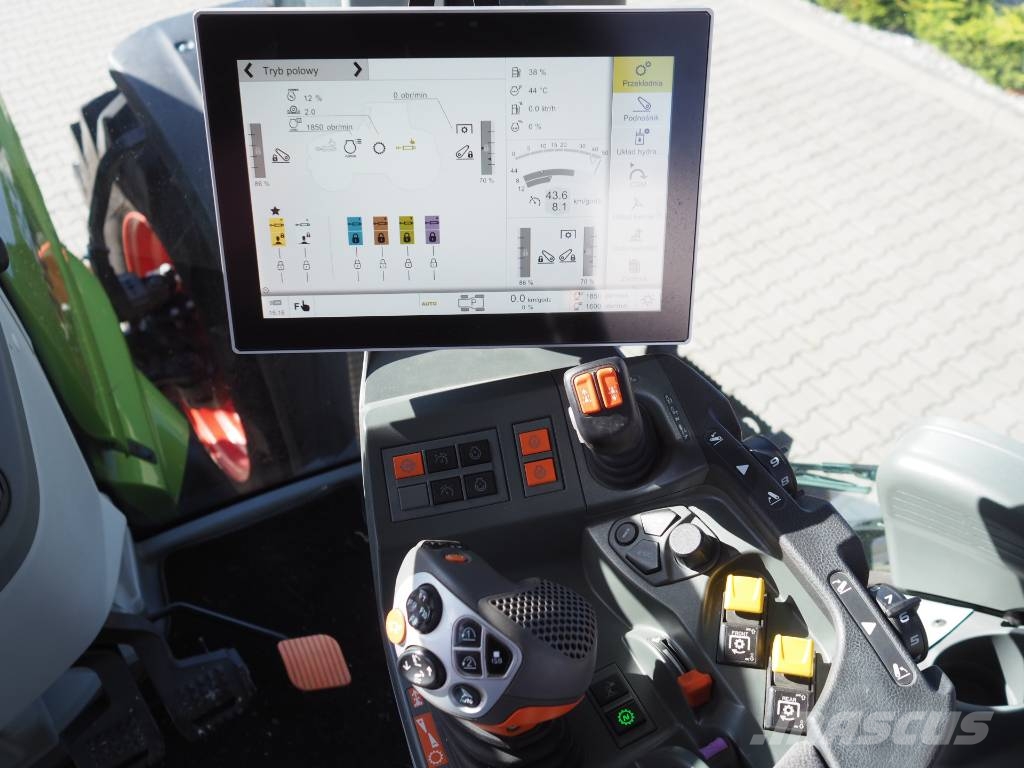 CLAAS Axion 930 CMATIC PTO GPS Traktori