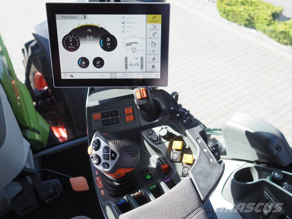 CLAAS Axion 930 CMATIC PTO GPS Traktori