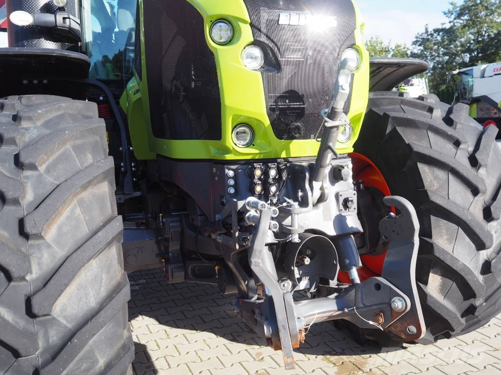 CLAAS Axion 930 CMATIC PTO GPS Traktori