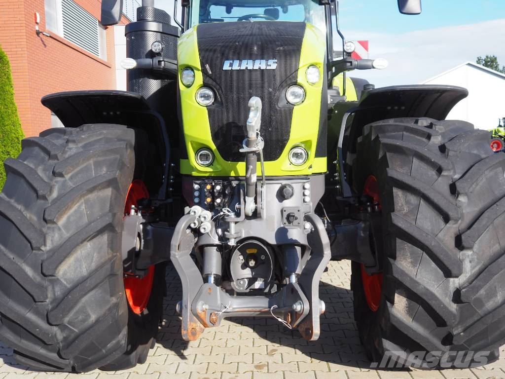 CLAAS Axion 930 CMATIC PTO GPS Traktori