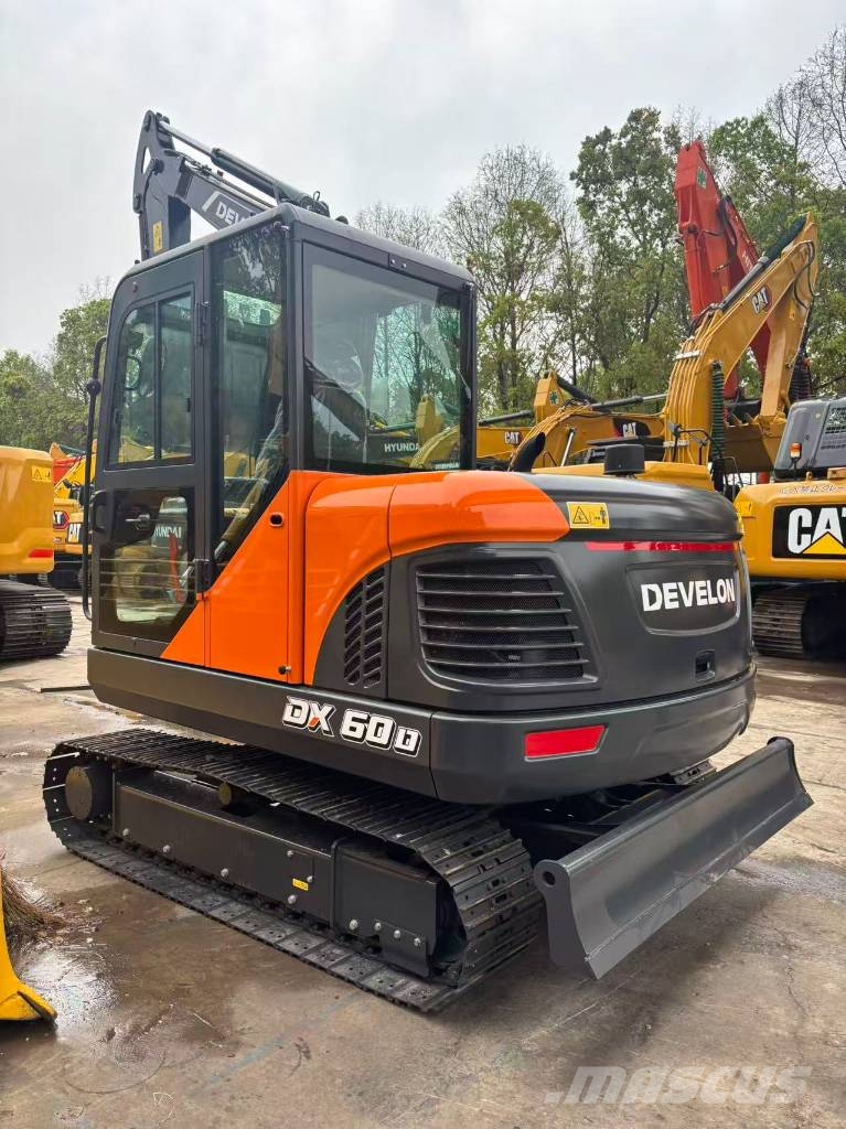 Develon DX 60 D ミニ油圧ショベル 7t以下（ミニユンボ・ミニディガー）