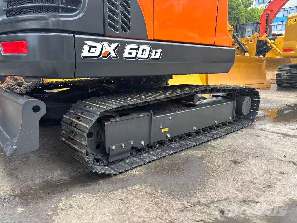 Develon DX 60 D ミニ油圧ショベル 7t以下（ミニユンボ・ミニディガー）