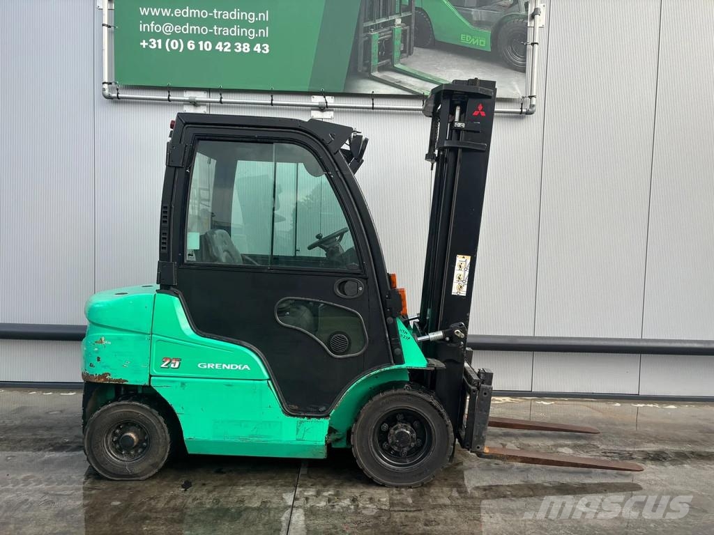 Mitsubishi FD25N Heftruck Diesel Diesel forklifts