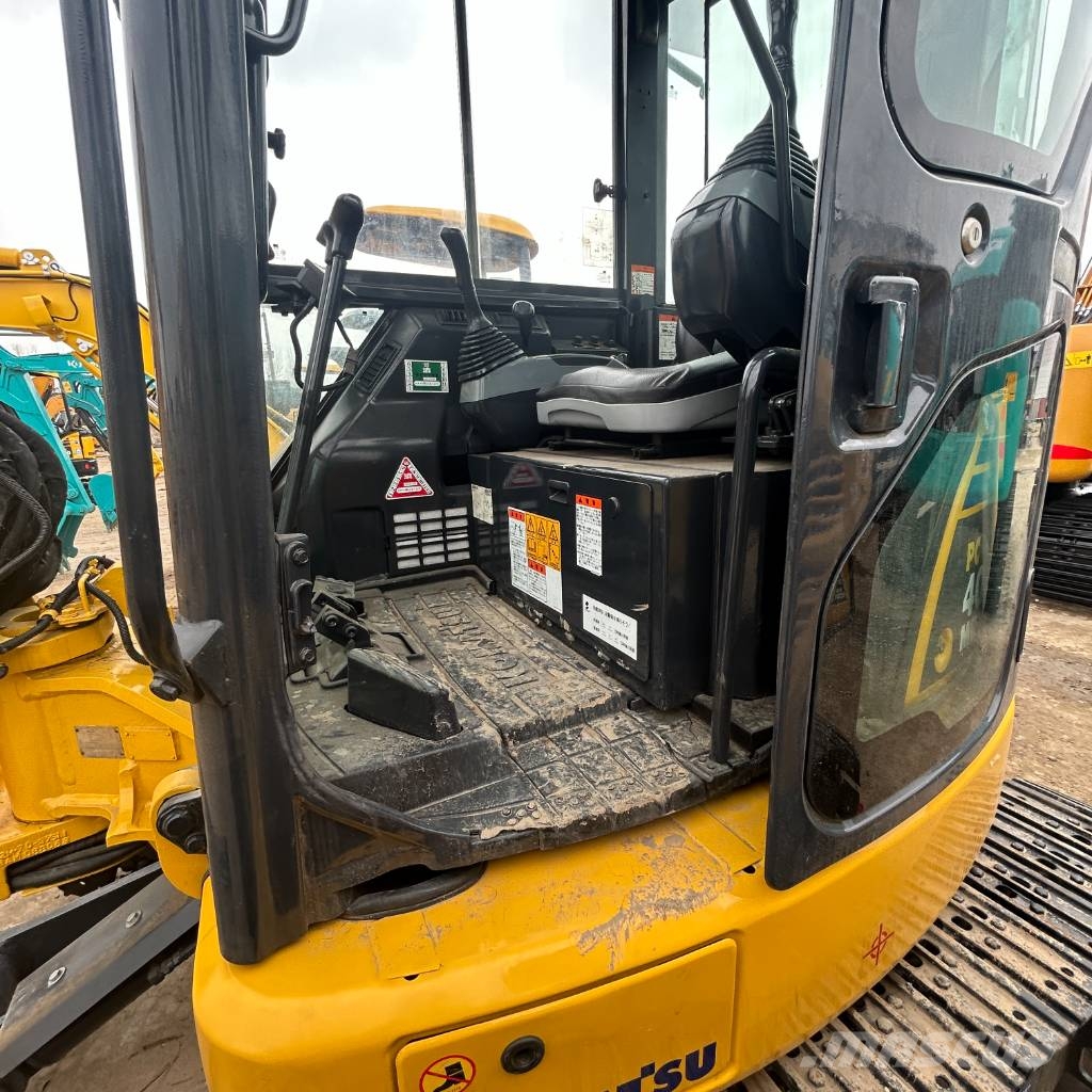 Komatsu PC 40 MR 小型挖掘机