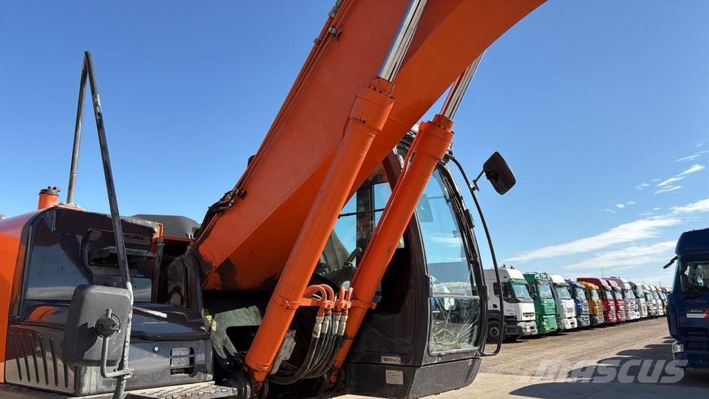 Hitachi ZX250LCH-5A (AIRCO / 6.868 HOURS / BELGIAN MACHINE حفارات زحافة