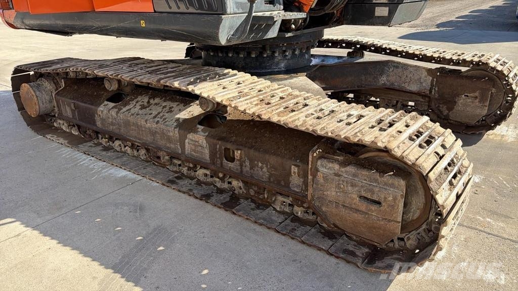 Hitachi ZX250LCH-5A (AIRCO / 6.868 HOURS / BELGIAN MACHINE حفارات زحافة