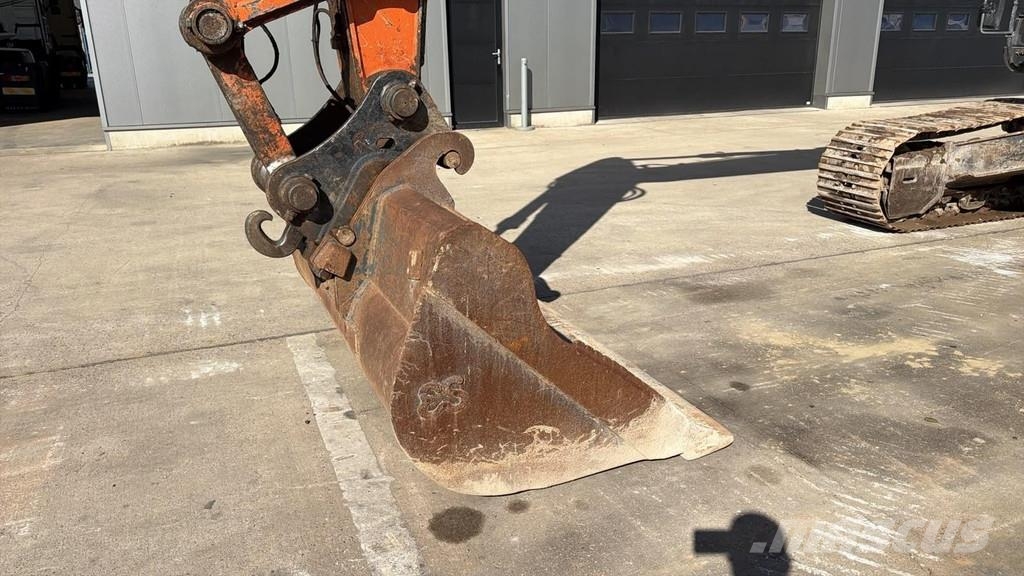 Hitachi ZX250LCH-5A (AIRCO / 6.868 HOURS / BELGIAN MACHINE حفارات زحافة