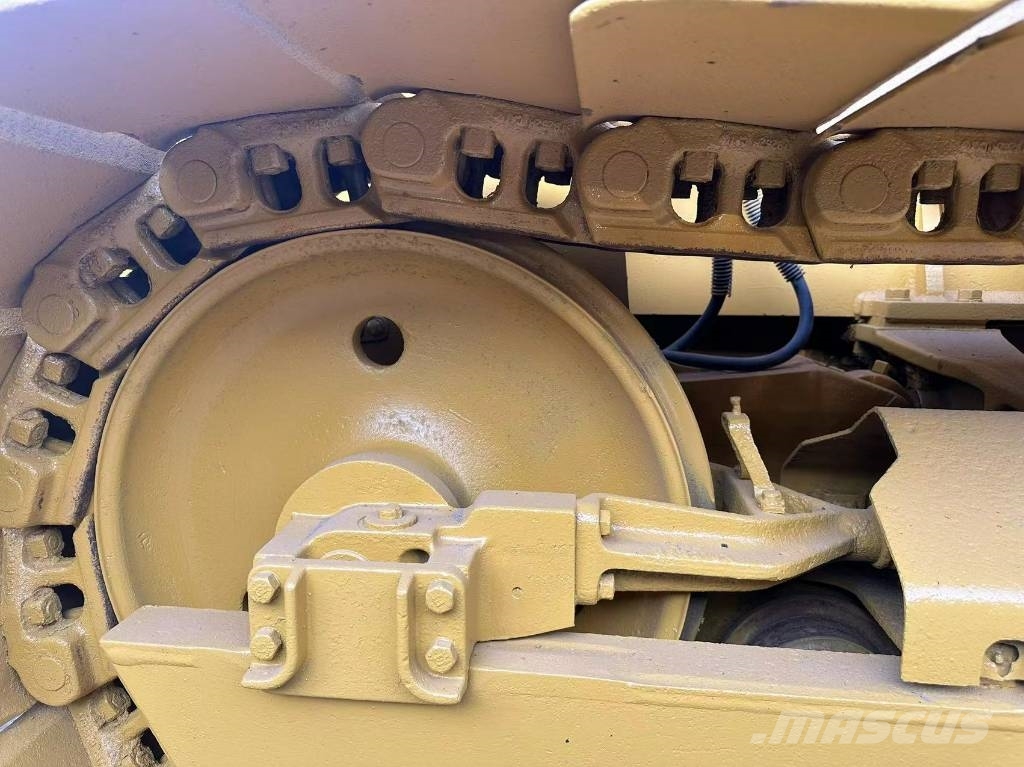 CAT D 5 C 履帶推土機
