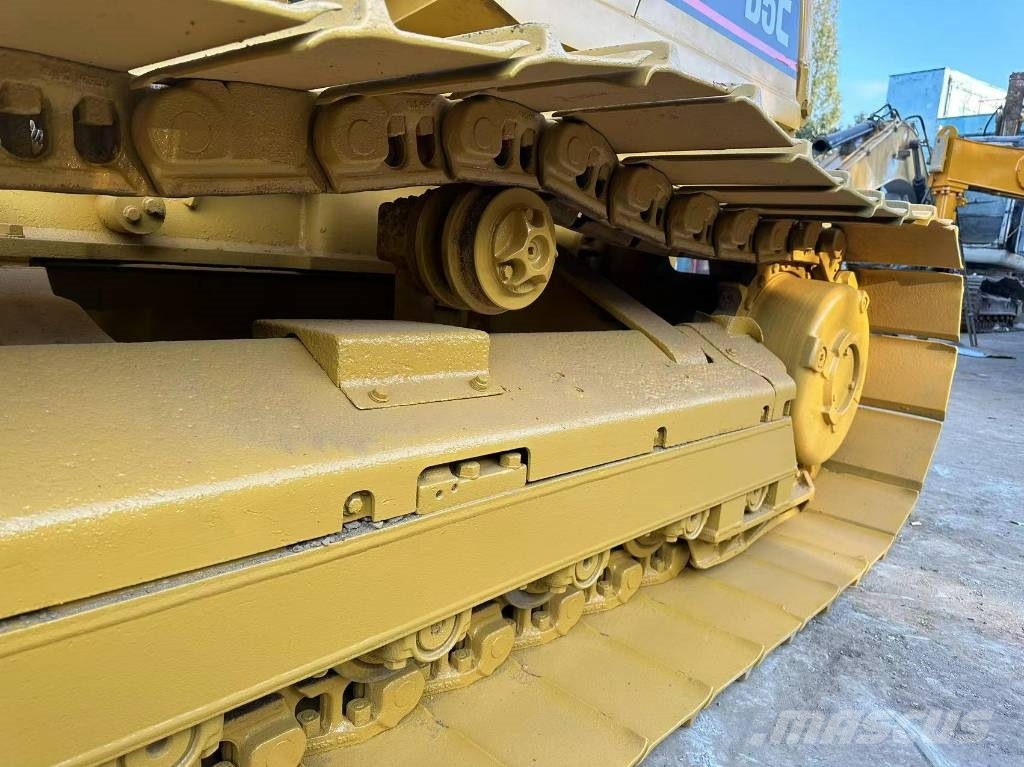 CAT D 5 C 履帶推土機