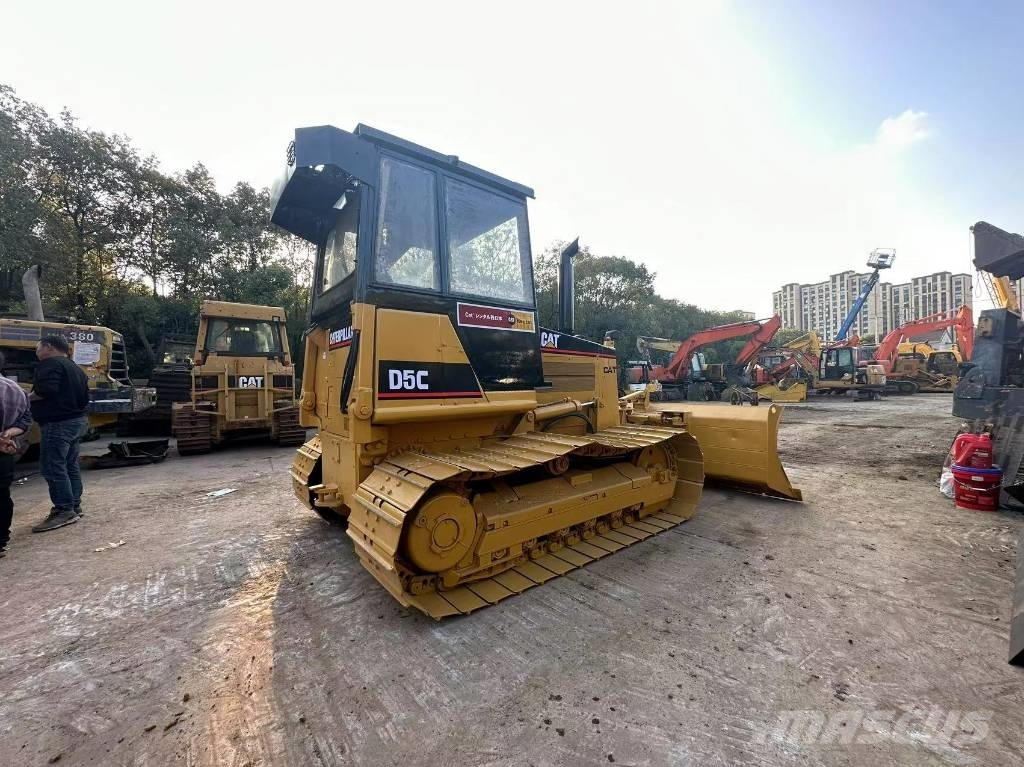 CAT D 5 C 履帶推土機