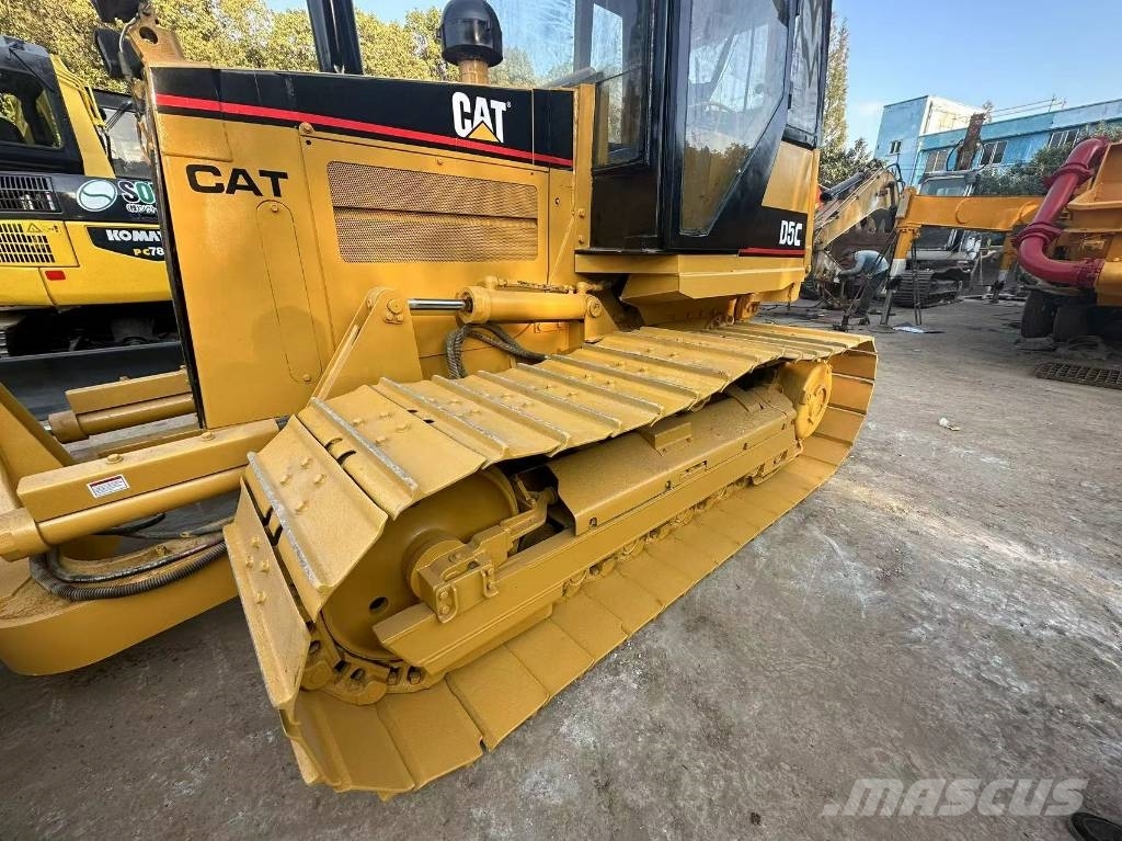CAT D 5 C 履帶推土機