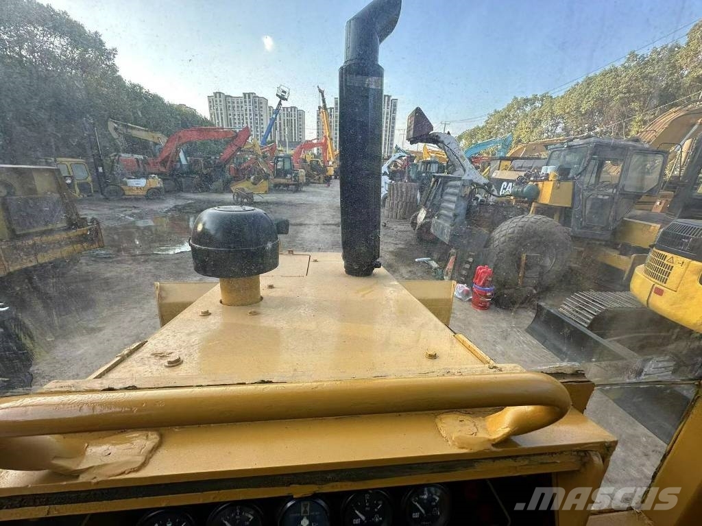 CAT D 5 C 履帶推土機