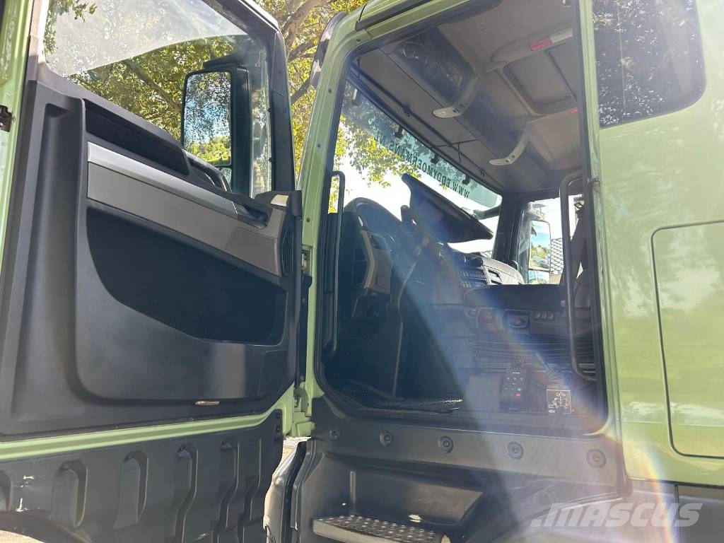 MAN TGX 18.420 4x4 Tractor Units