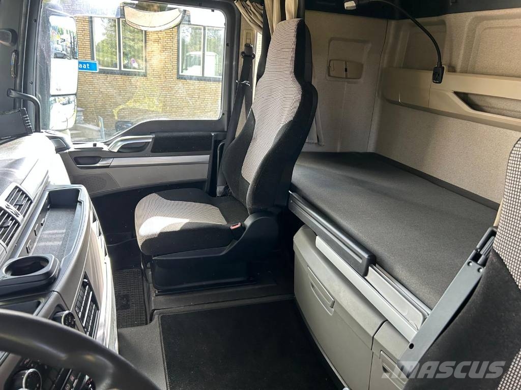 MAN TGX 18.420 4x4 Tractor Units