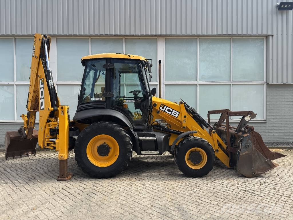 JCB 3 CX 2011 Rýpadlo-nakladače