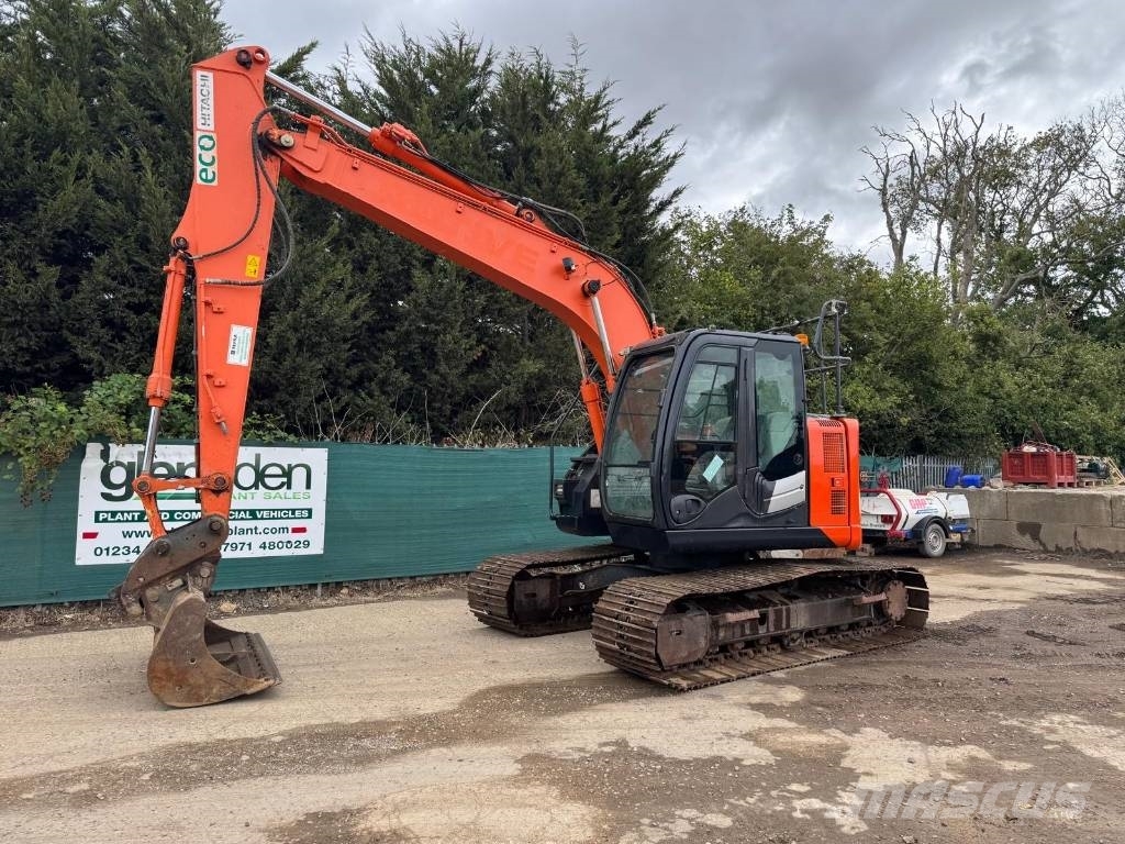 Hitachi ZX 135 US-5B, 2016, Caddington, Bedfordshire, United