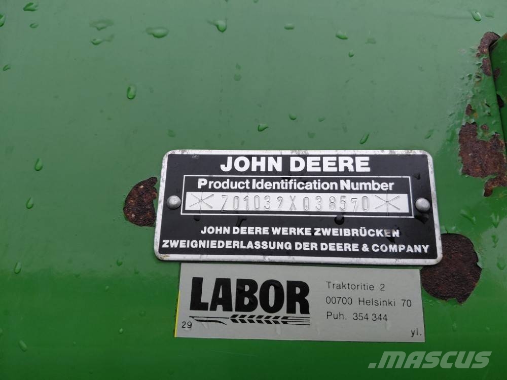 John Deere 1032 Mähdrescher