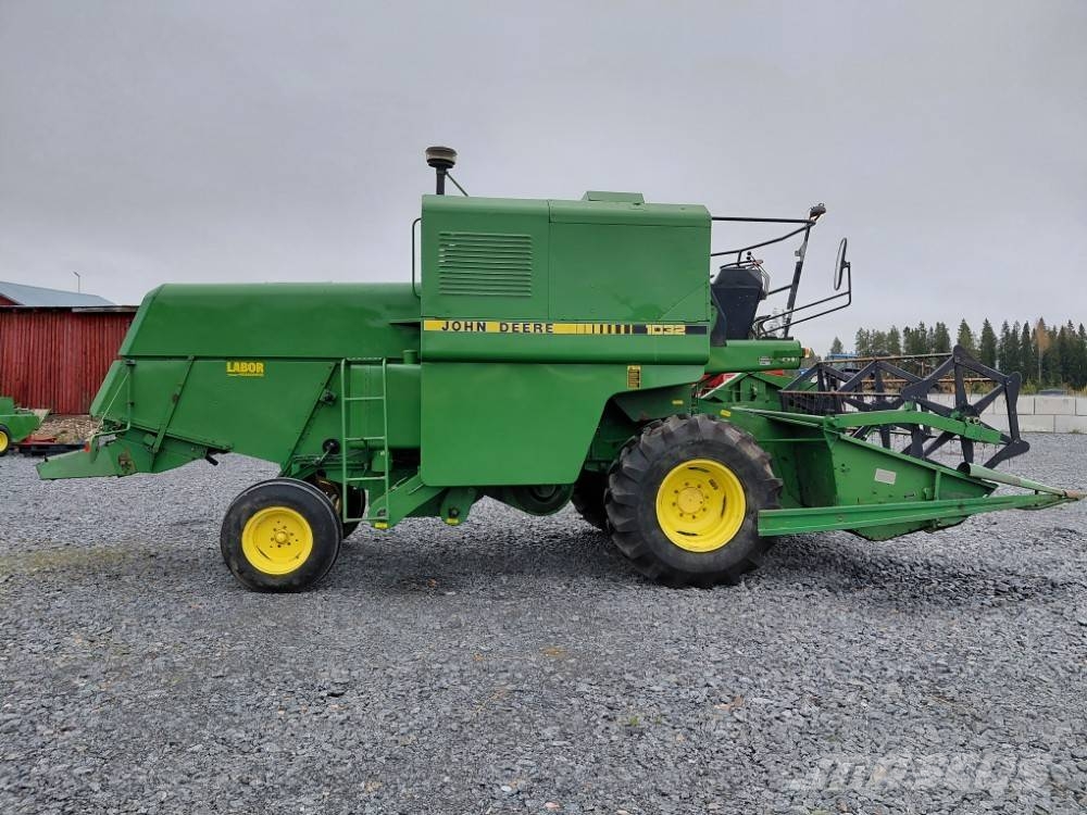 John Deere 1032 Mähdrescher