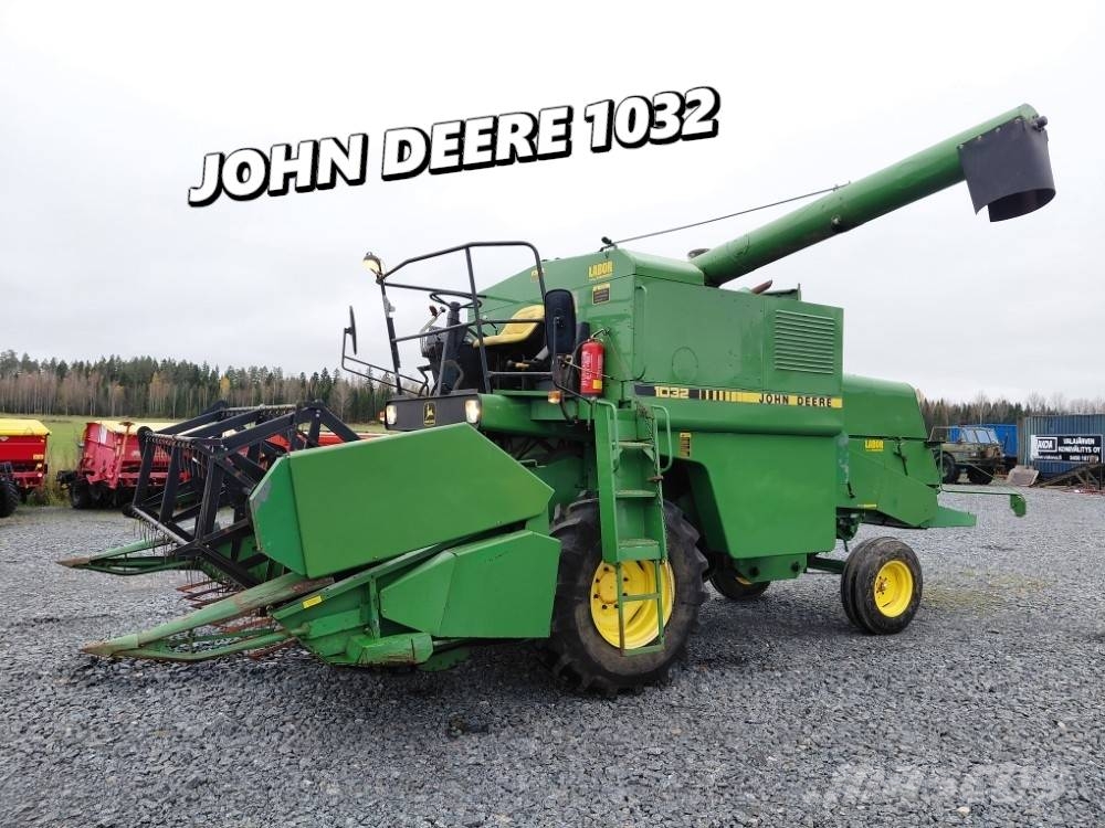 John Deere 1032 Mähdrescher