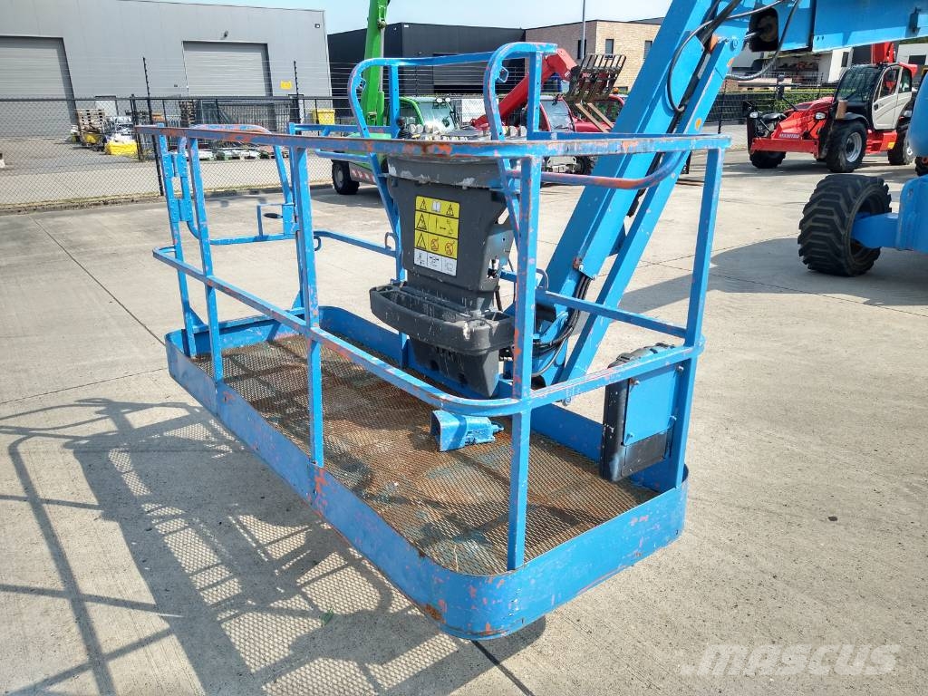 JLG 800 AJ (558) Zglobne dvižne ploščadi