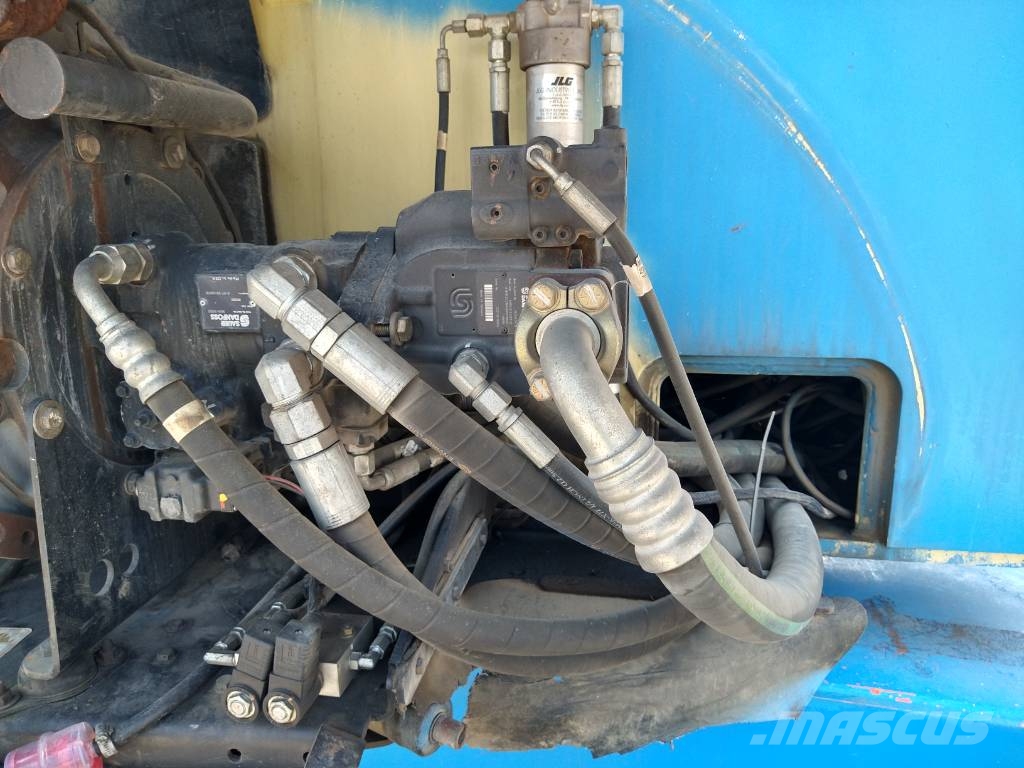 JLG 800 AJ (558) Zglobne dvižne ploščadi