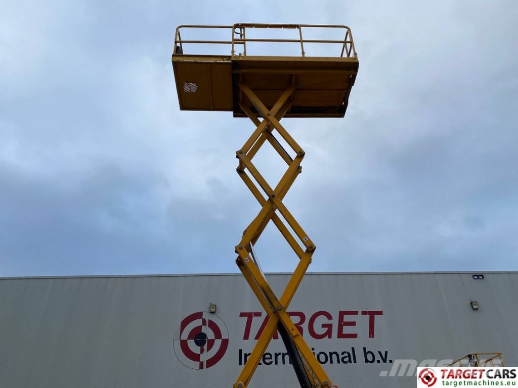 Haulotte Compact 10DX Diesel 4x4 Scissor Work Lift 1015cm Schaarhoogwerkers