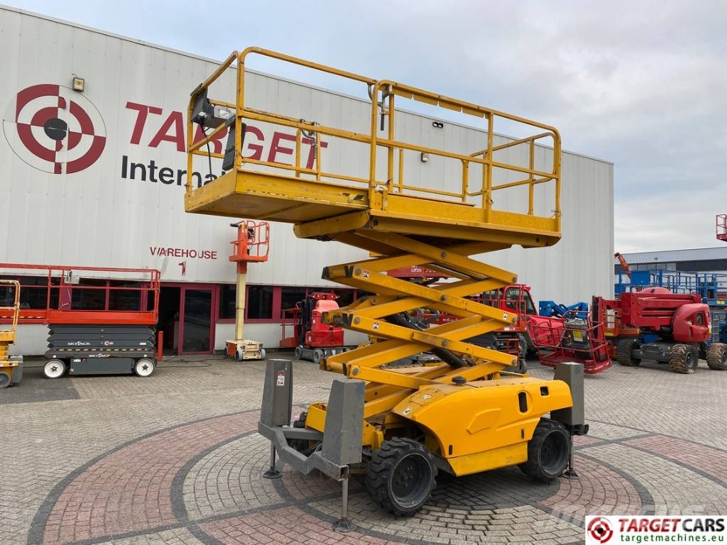 Haulotte Compact 10DX Diesel 4x4 Scissor Work Lift 1015cm Schaarhoogwerkers