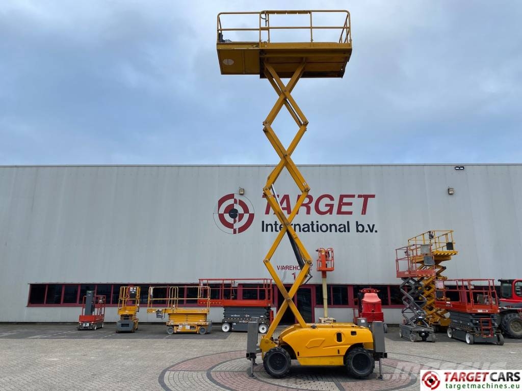Haulotte Compact 10DX Diesel 4x4 Scissor Work Lift 1015cm Schaarhoogwerkers