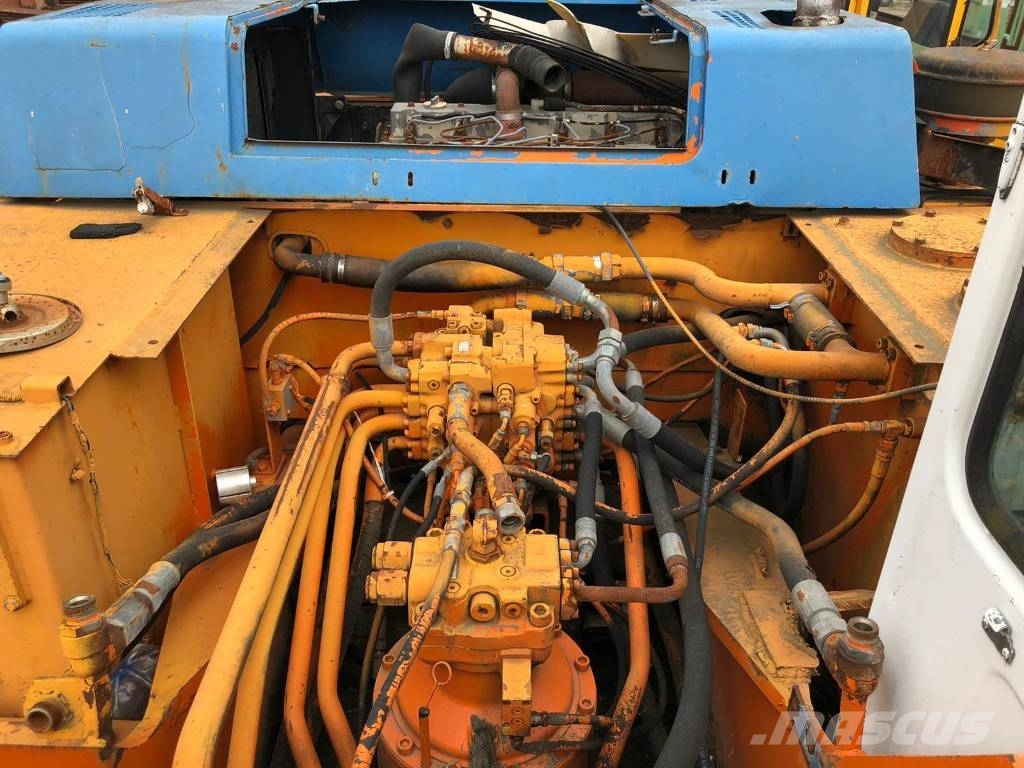 Halla Hitachi HE 280 ICE حفارات زحافة