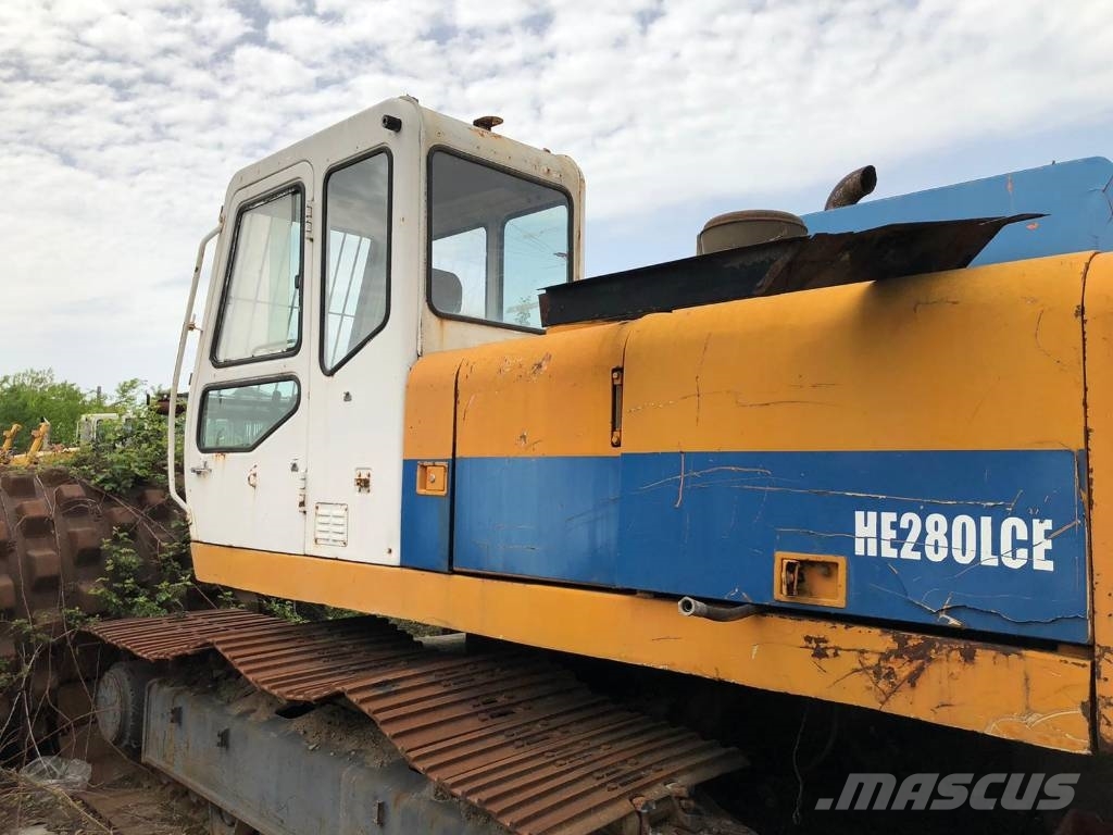 Halla Hitachi HE 280 ICE حفارات زحافة