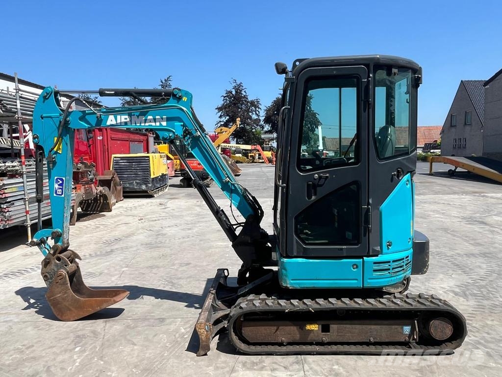 Airman AX26U-6A CR Minigraafmachines < 7t