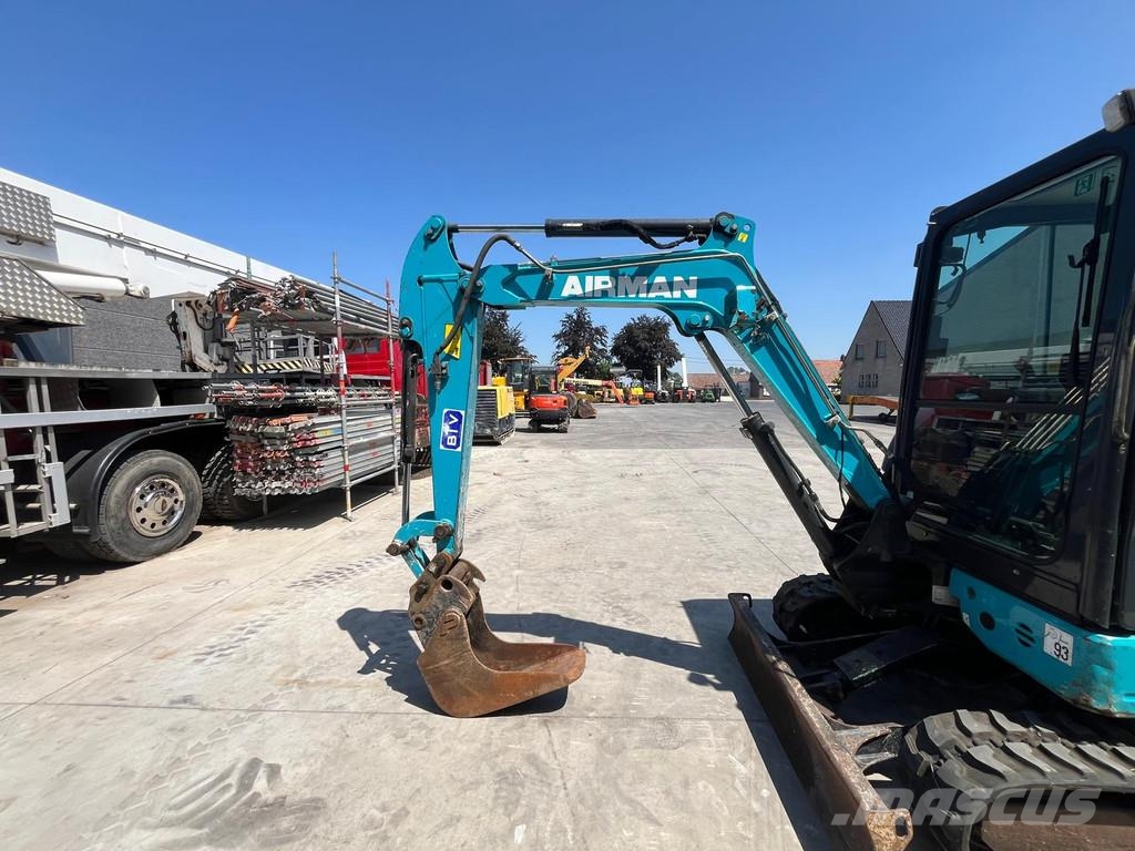 Airman AX26U-6A CR Minigraafmachines < 7t
