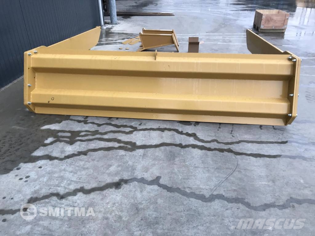 Volvo A25F Puertas traseras