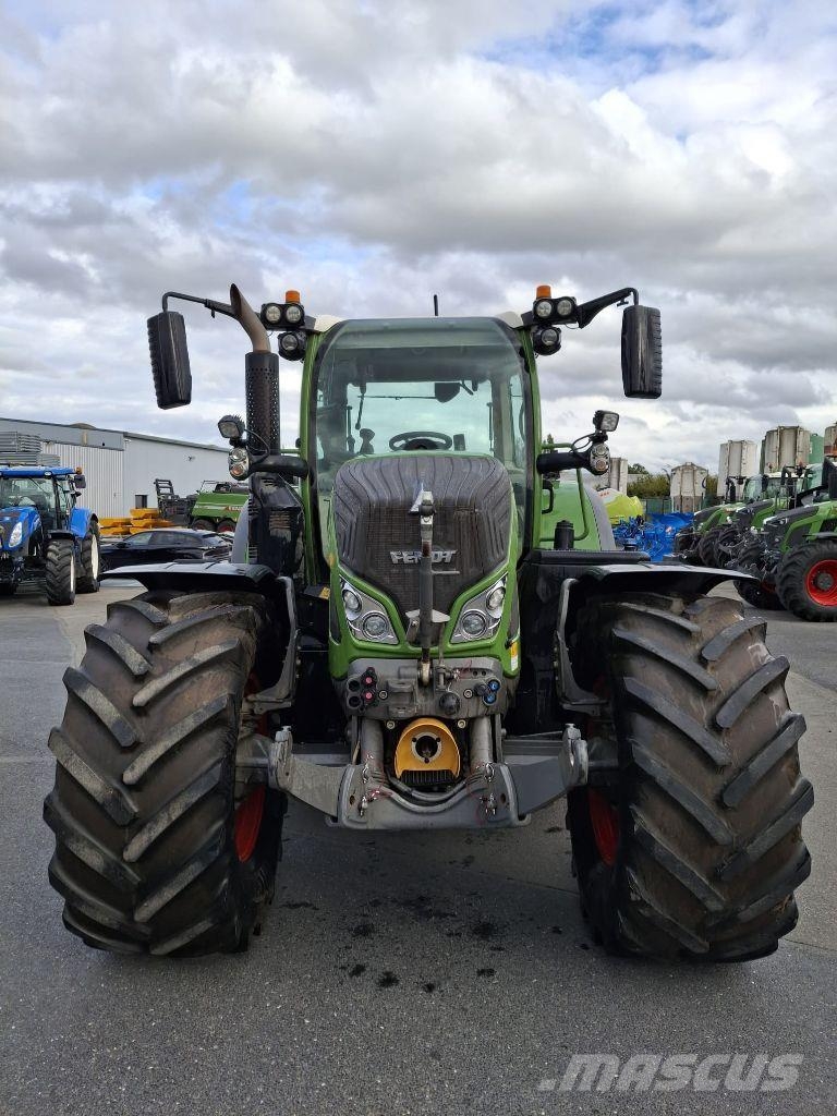 Fendt 724 VARIO PROFI + GEN 6 Traktorer
