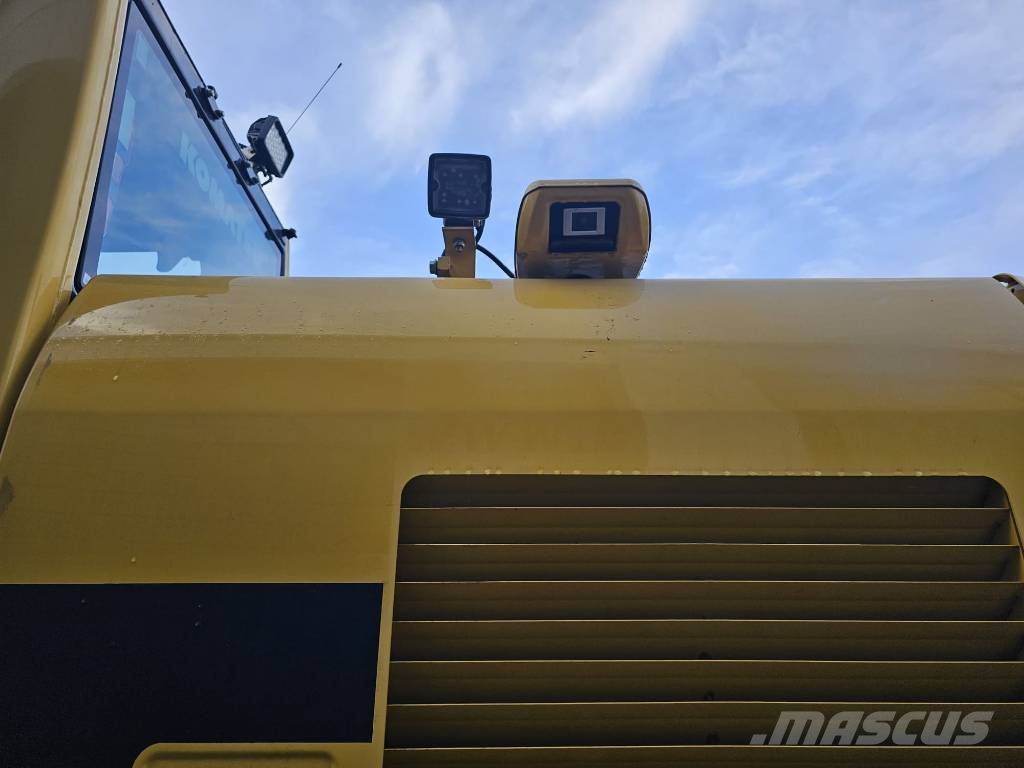 Komatsu PW 160-11 حفارات بعجل