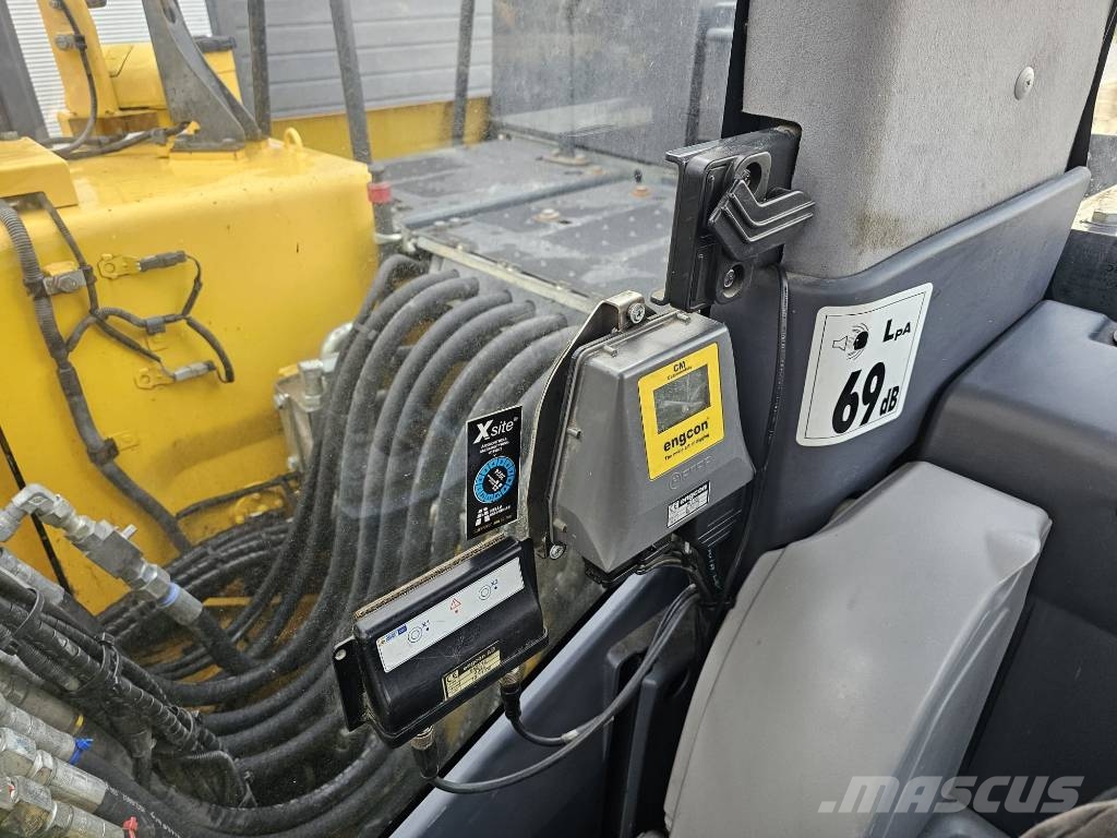 Komatsu PW 160-11 حفارات بعجل