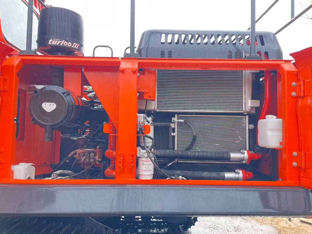 Doosan DX 300 LC Bagri goseničarji