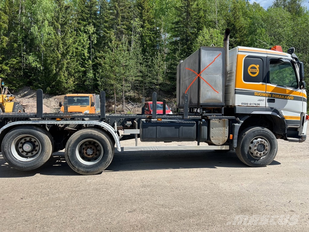 Volvo FM 480 4x4 +2 شاحنات بمقصورة وهيكل
