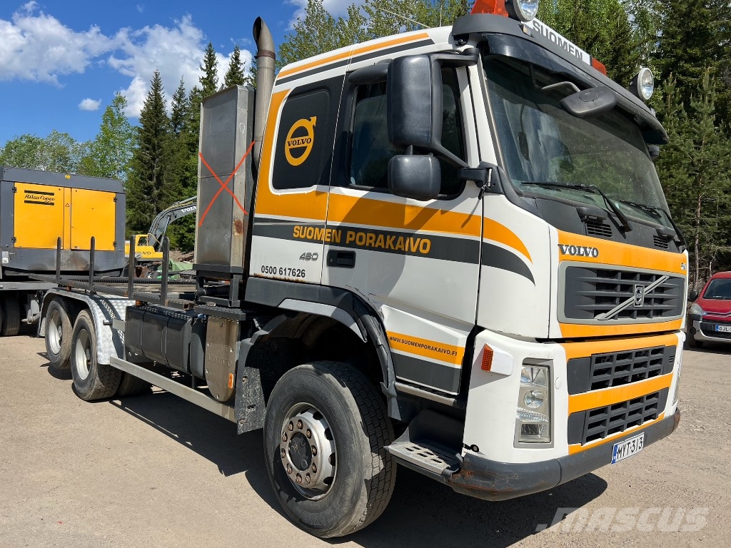 Volvo FM 480 4x4 +2 شاحنات بمقصورة وهيكل