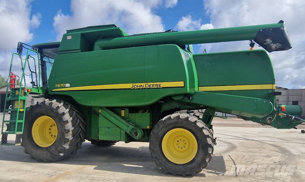 John Deere T670 حصادات