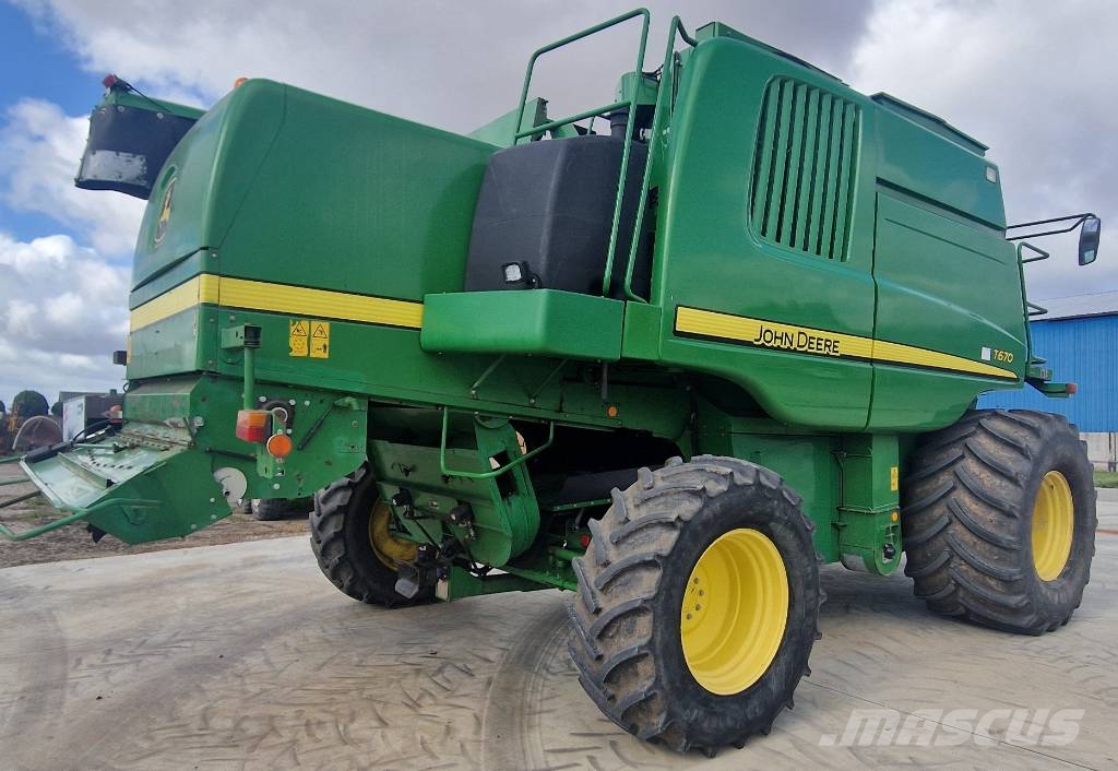 John Deere T670 حصادات