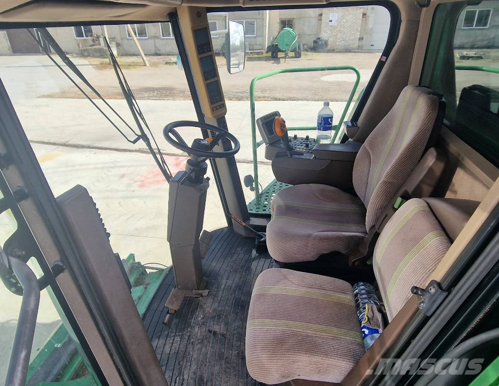 John Deere T670 حصادات