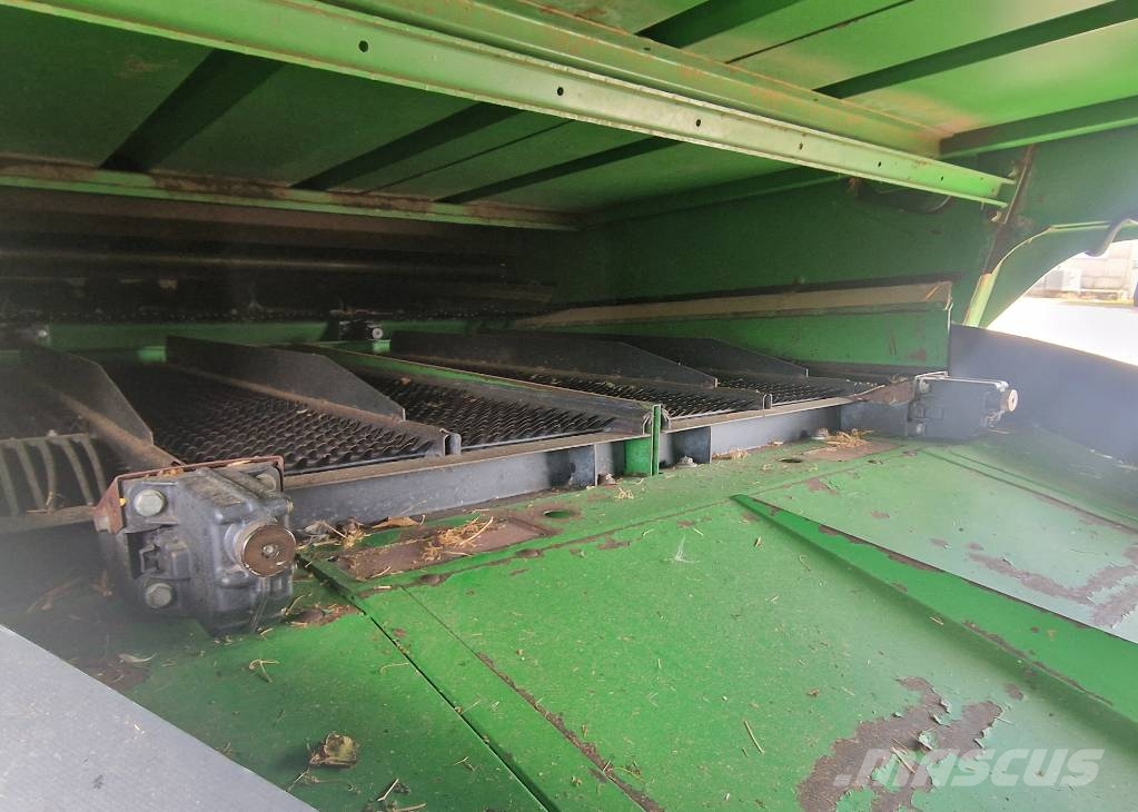 John Deere T670 حصادات