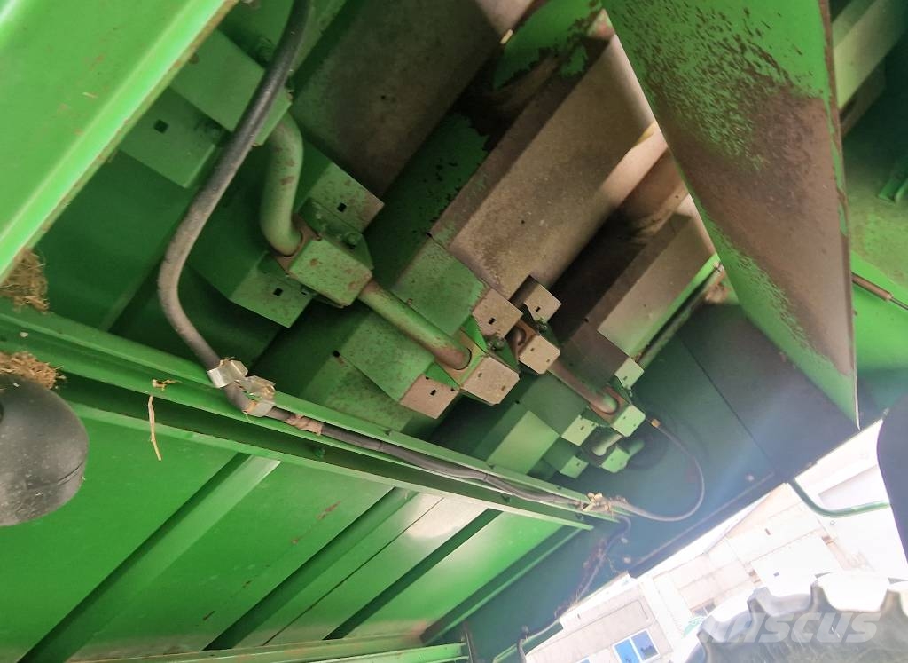 John Deere T670 حصادات