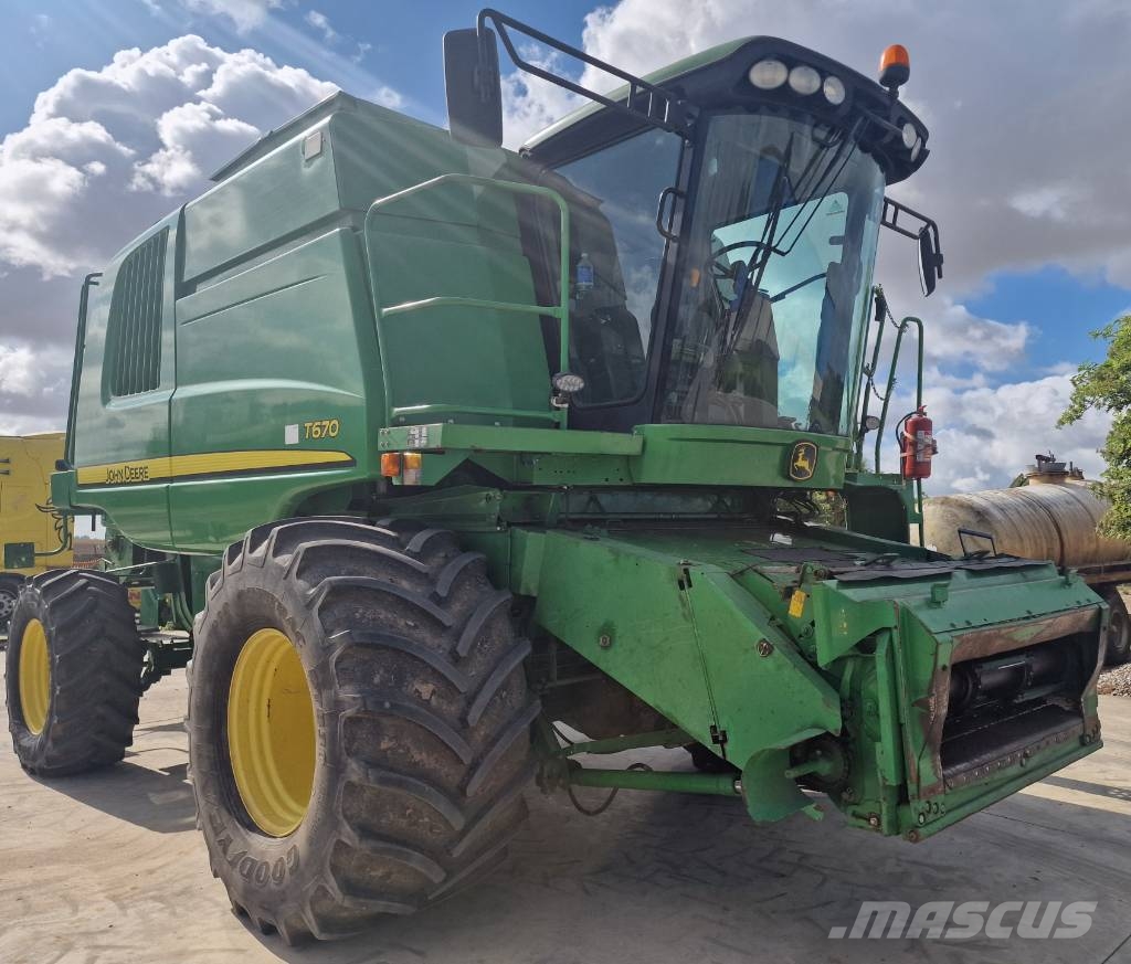 John Deere T670 حصادات