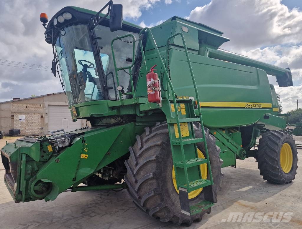 John Deere T670 حصادات