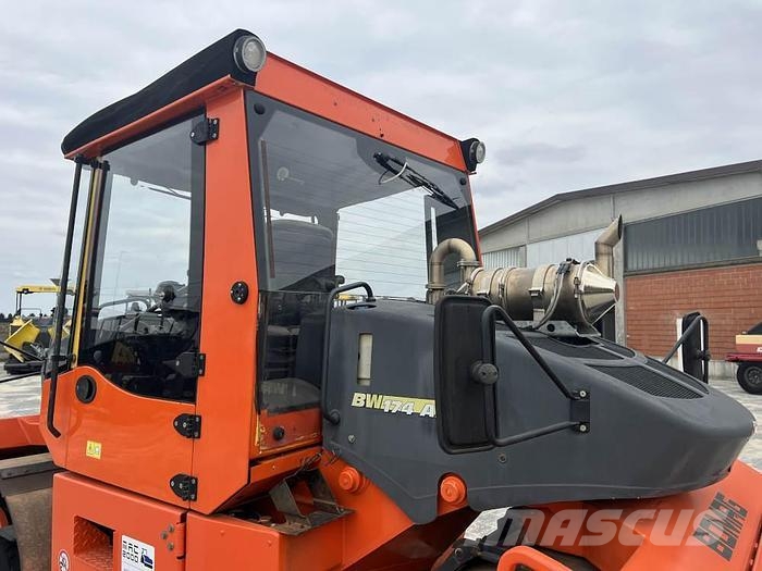 Bomag BW 174 AP-AM Porinių būgnų volai
