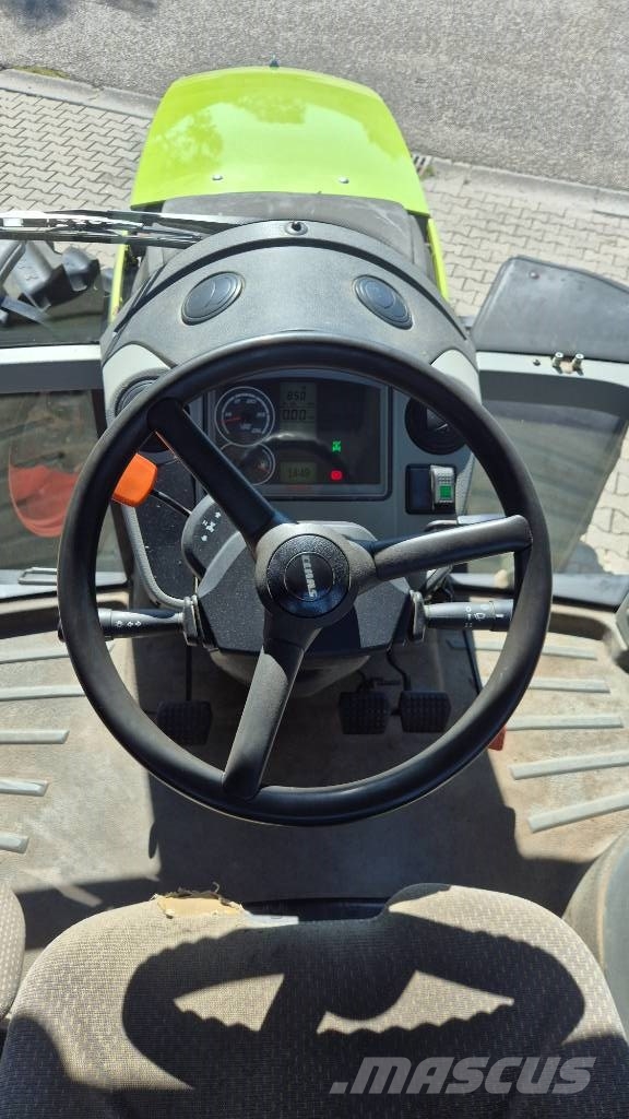 CLAAS Arion 620 CIS Cebis with Frontlift and PTO Tractores